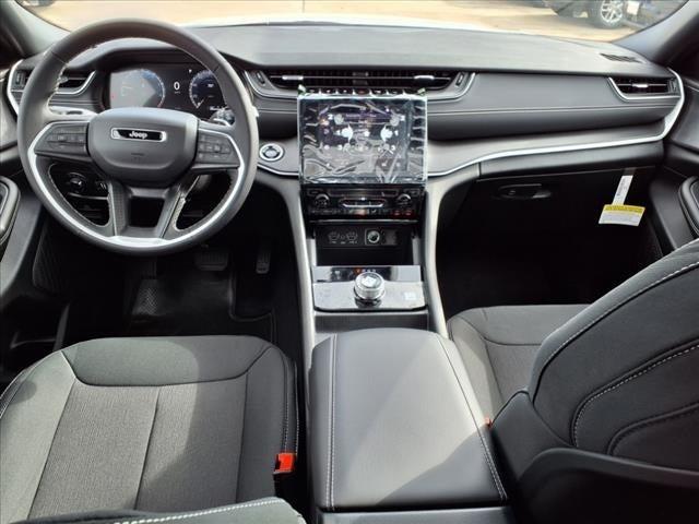 2025 Jeep Grand Cherokee GRAND CHEROKEE L LAREDO X 4X4