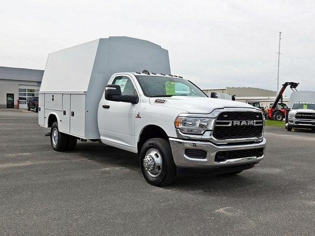 2024 RAM Ram 3500 Chassis Cab RAM 3500 TRADESMAN CHASSIS REGULAR CAB 4X4 84 CA
