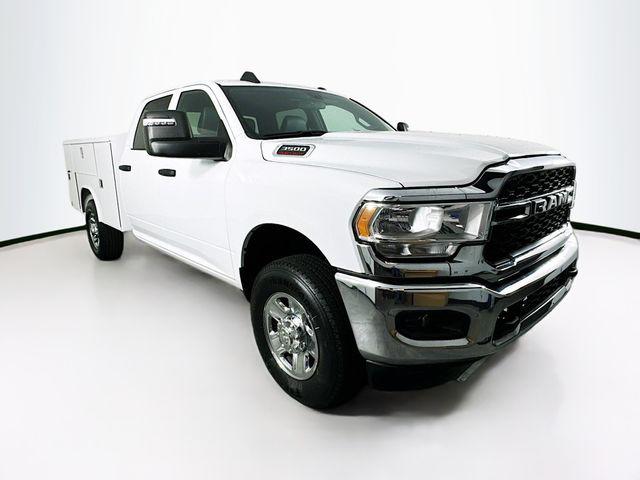 2024 RAM Ram 3500 RAM 3500 TRADESMAN CREW CAB 4X4 8 BOX
