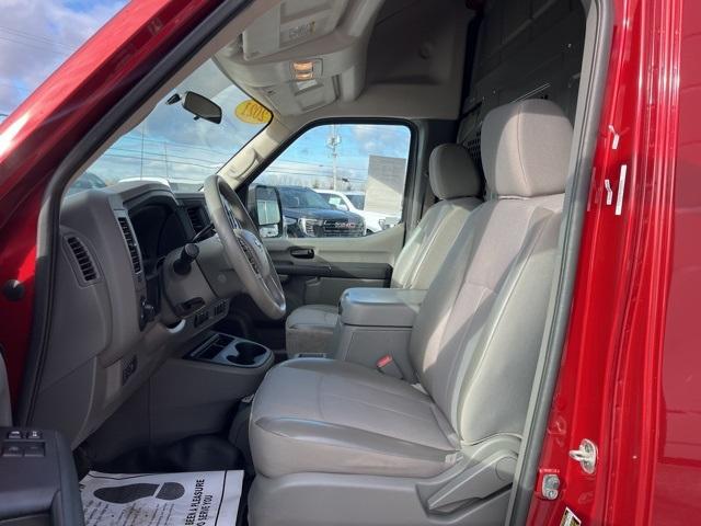 2021 Nissan 2500 SV High Roof V8