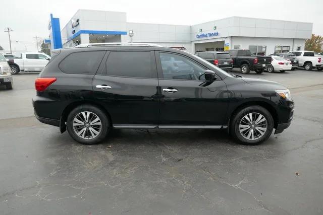 2017 Nissan Pathfinder SL