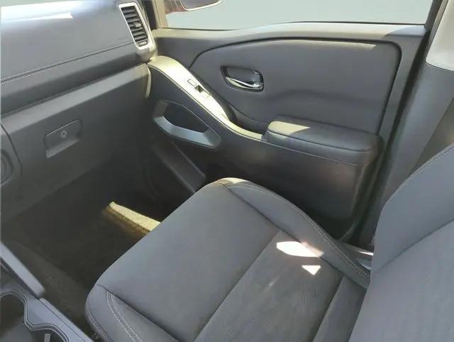2022 Nissan Frontier Crew Cab SV 4x4