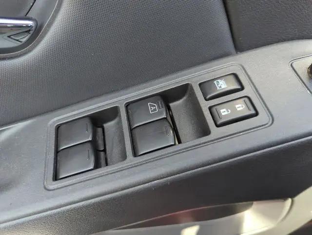 2022 Nissan Frontier Crew Cab SV 4x4