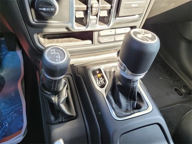 2025 Jeep Wrangler 4-Door Summit 4x4