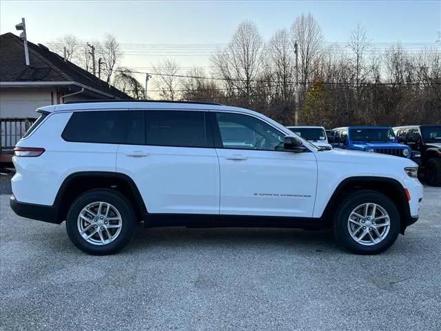 2025 Jeep Grand Cherokee GRAND CHEROKEE L LAREDO X 4X4