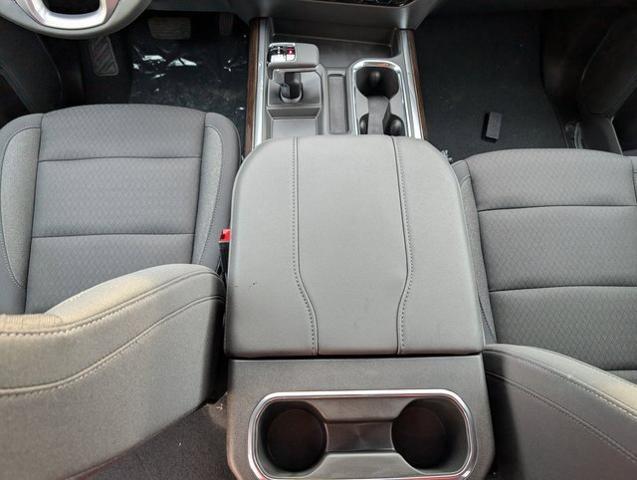 2025 GMC Sierra 1500 4WD Crew Cab Short Box Elevation with 3SB
