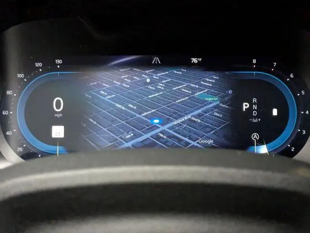 2025 Volvo XC40 B5 Ultra Dark Theme