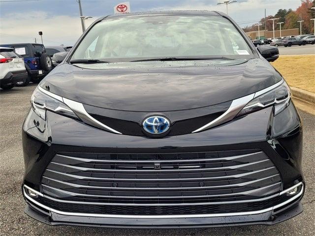 2025 Toyota Sienna Platinum