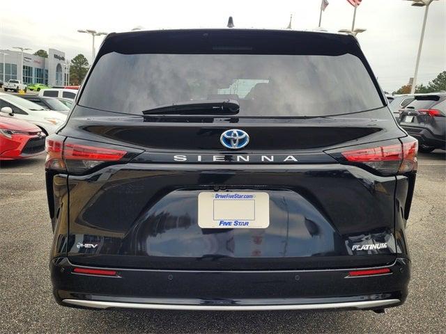 2025 Toyota Sienna Platinum