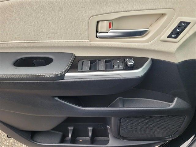 2025 Toyota Sienna Platinum