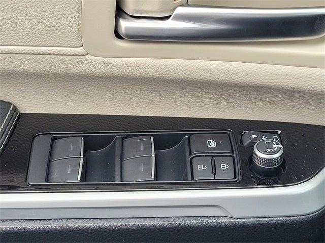 2025 Toyota Sienna Platinum