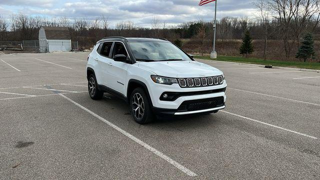 2024 Jeep Compass COMPASS LIMITED 4X4