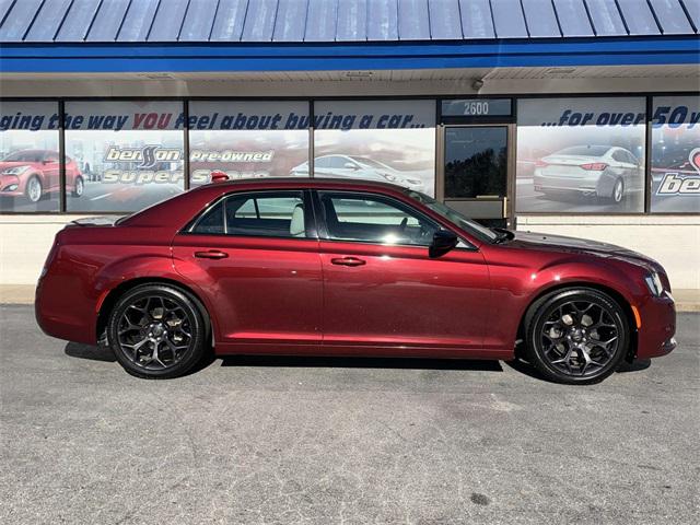 2019 Chrysler 300