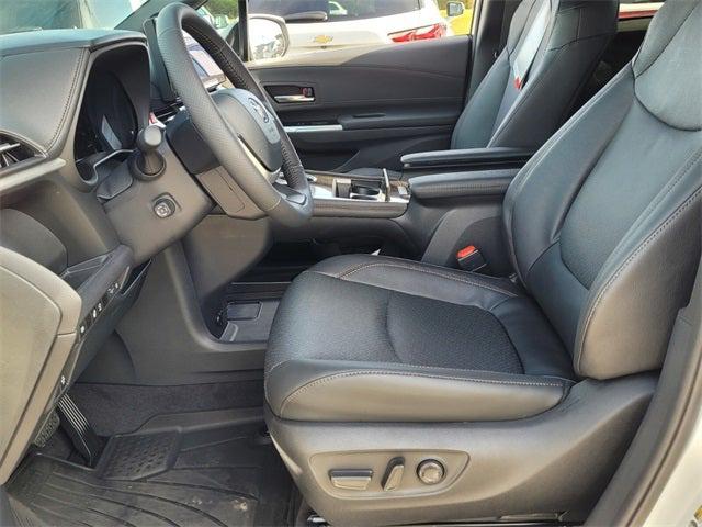 2025 Toyota Sienna Platinum