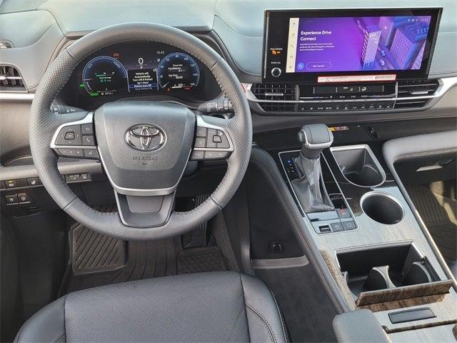2025 Toyota Sienna Platinum