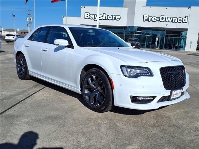 2022 Chrysler 300 Touring L