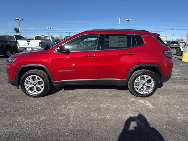 2025 Jeep Compass COMPASS LATITUDE 4X4