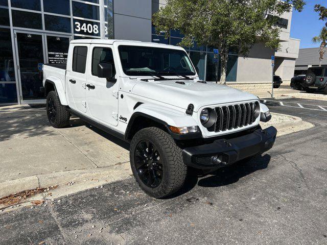 2025 Jeep Gladiator GLADIATOR NIGHTHAWK 4X4