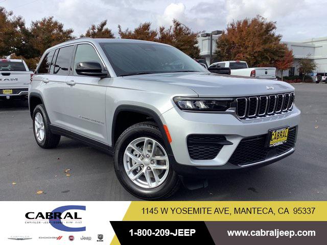 2025 Jeep Grand Cherokee GRAND CHEROKEE LAREDO X 4X4