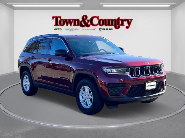 2023 Jeep Grand Cherokee Laredo 4x4
