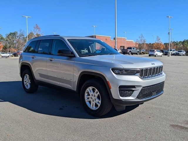 2023 Jeep Grand Cherokee Laredo 4x2