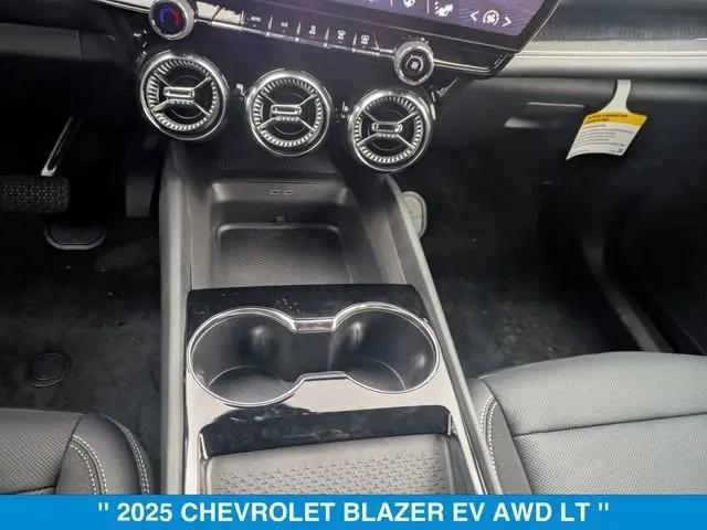 2025 Chevrolet V Blazer eAWD LT