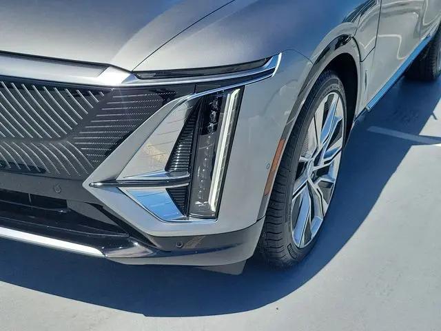2025 Cadillac iQ Luxury 3 RWD
