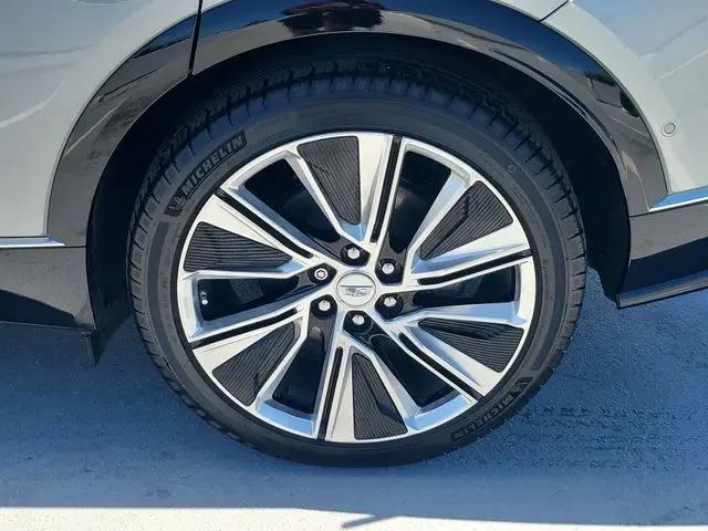 2025 Cadillac iQ Luxury 3 RWD