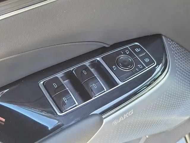 2025 Cadillac iQ Luxury 3 RWD