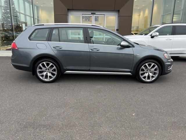 2017 Volkswagen Golf Alltrack TSI S