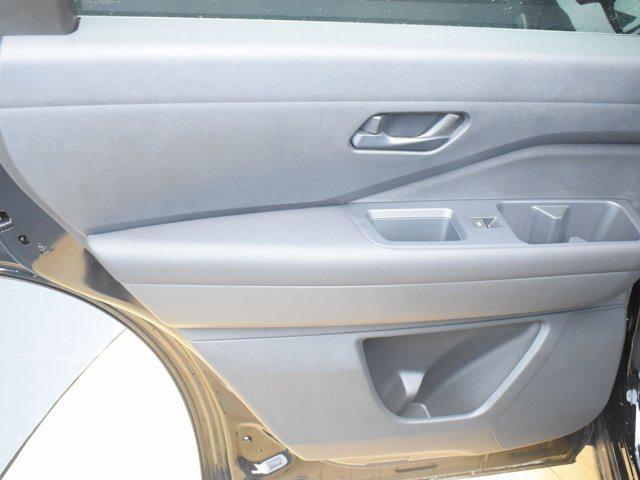 2025 Nissan Pathfinder S 4WD