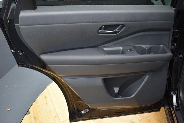 2025 Nissan Pathfinder S 4WD