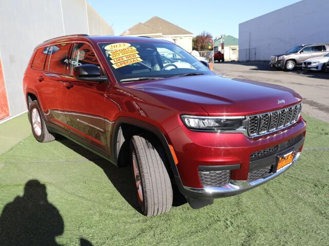 2023 Jeep Grand Cherokee L Laredo 4x2