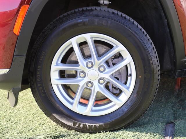 2023 Jeep Grand Cherokee L Laredo 4x2