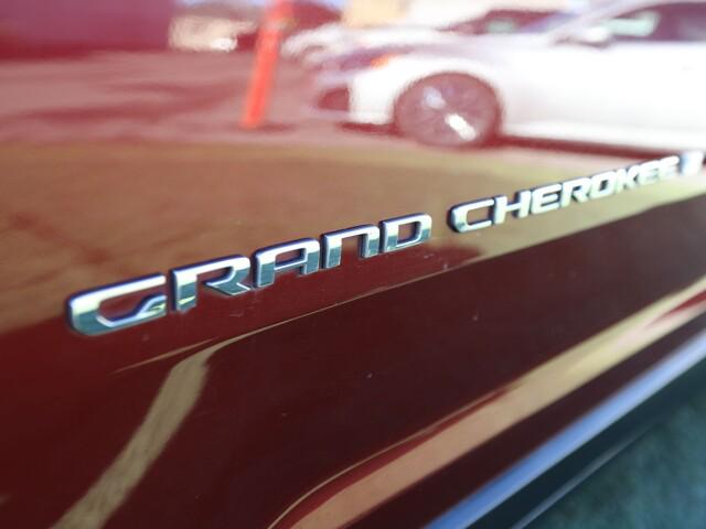 2023 Jeep Grand Cherokee L Laredo 4x2