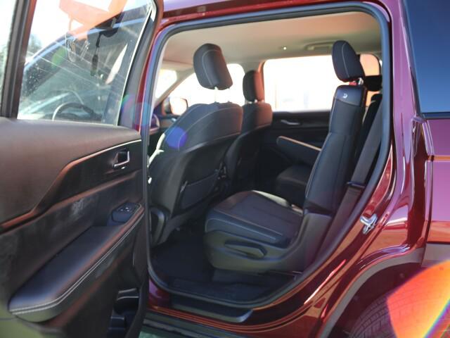 2023 Jeep Grand Cherokee L Laredo 4x2