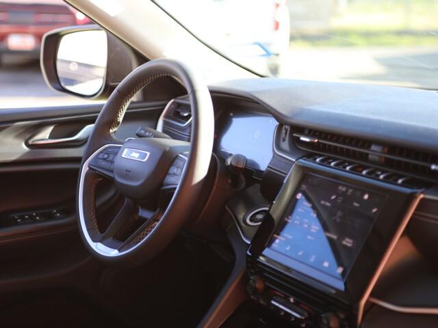 2023 Jeep Grand Cherokee L Laredo 4x2