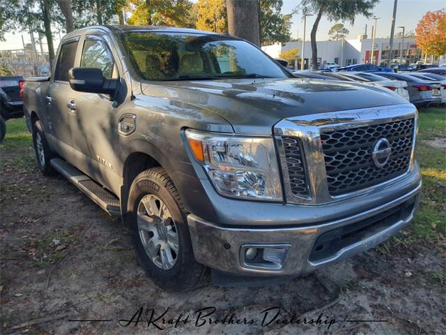 2017 Nissan TITAN