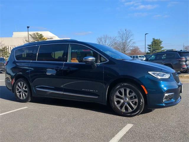 2025 Chrysler Pacifica Hybrid PACIFICA PLUG-IN HYBRID PINNACLE