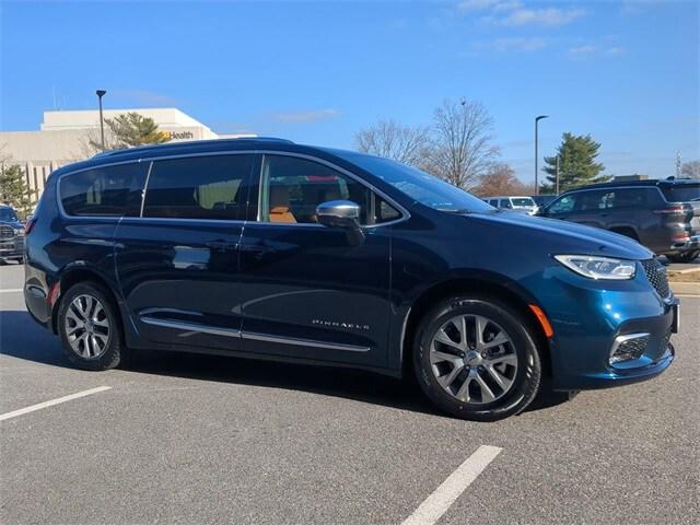 2025 Chrysler Pacifica Hybrid PACIFICA PLUG-IN HYBRID PINNACLE