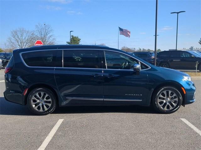 2025 Chrysler Pacifica Hybrid PACIFICA PLUG-IN HYBRID PINNACLE