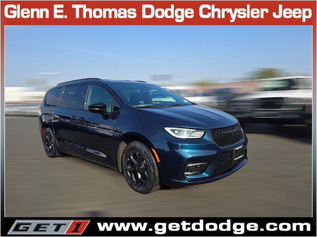 2025 Chrysler Pacifica Hybrid PACIFICA PLUG-IN HYBRID S APPEARANCE