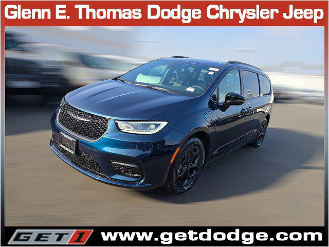 2025 Chrysler Pacifica Hybrid PACIFICA PLUG-IN HYBRID S APPEARANCE