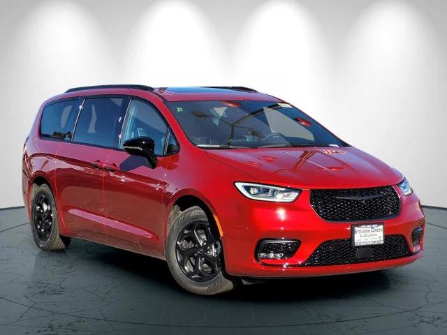 2025 Chrysler Pacifica Hybrid PACIFICA PLUG-IN HYBRID S APPEARANCE