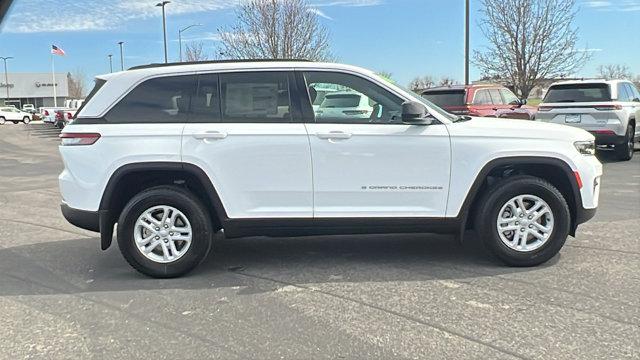 2025 Jeep Grand Cherokee GRAND CHEROKEE LAREDO 4X2