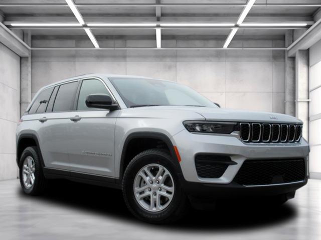 2025 Jeep Grand Cherokee GRAND CHEROKEE LAREDO 4X2