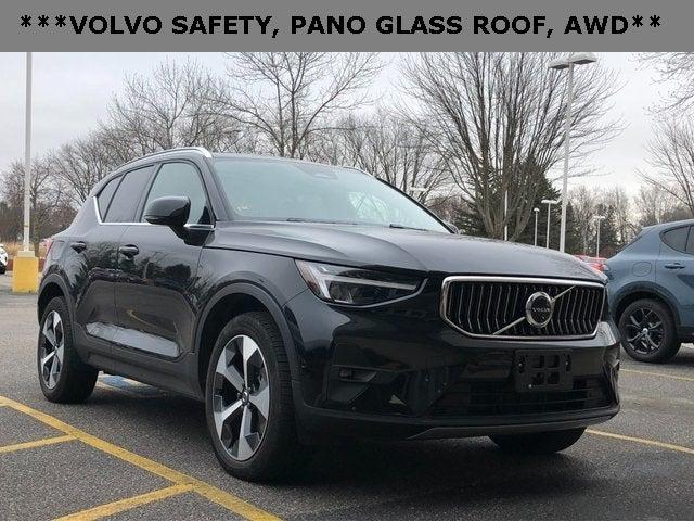 2024 Volvo XC40 B5 Plus Bright Theme