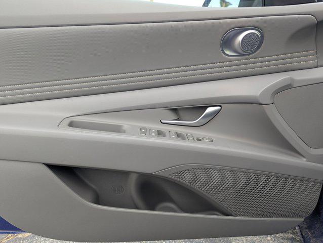 2025 Hyundai Elantra SEL - Photo 10