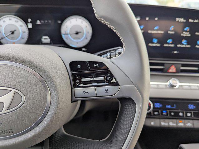 2025 Hyundai Elantra SEL - Photo 15