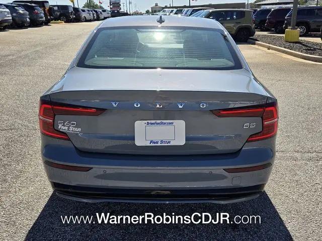 2024 Volvo S60 B5 Core Dark Theme